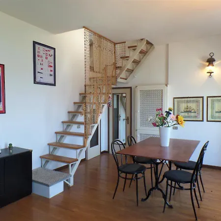 The Bay Apartment Stresa